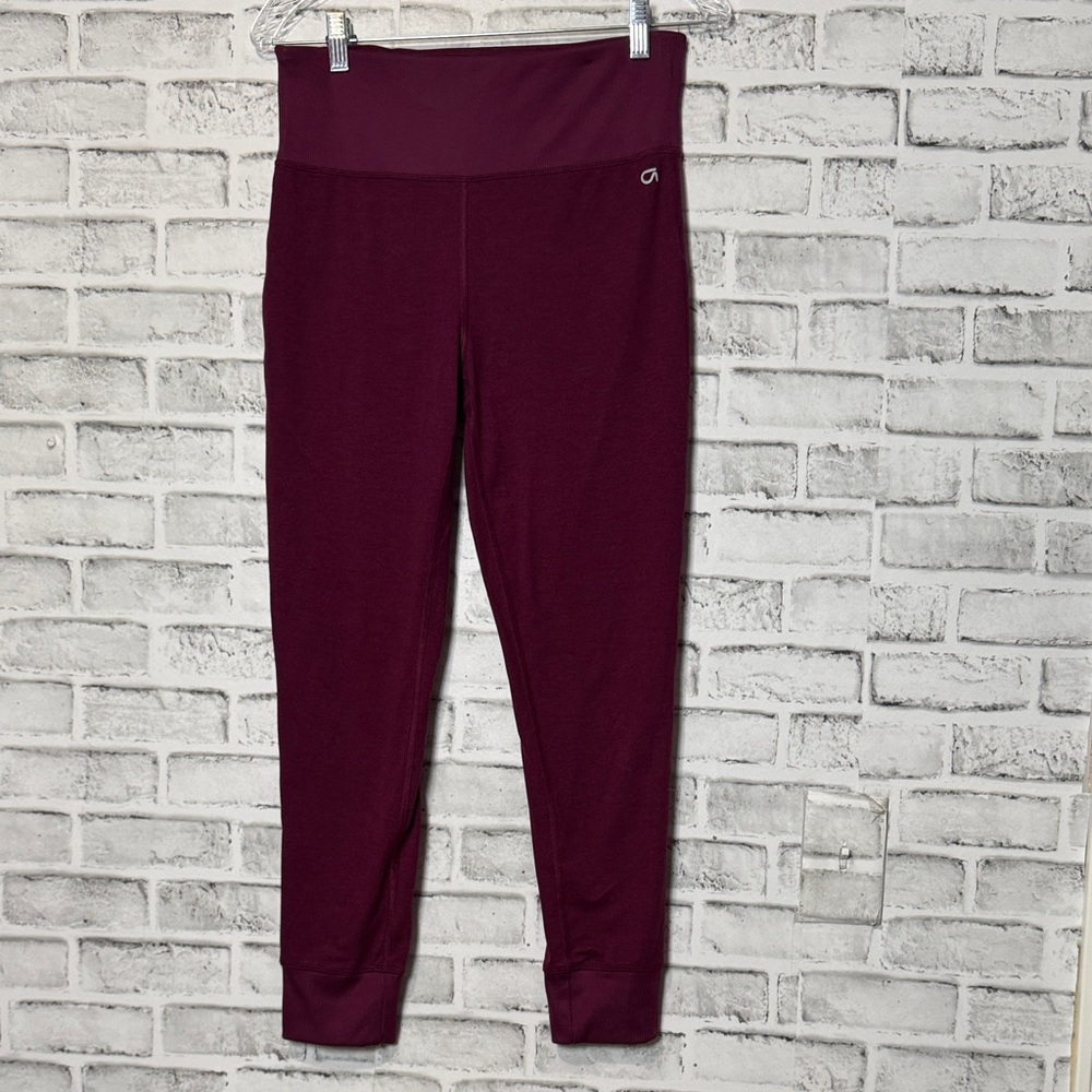 GAP‎ Brushed Tech Jersey in Deep Burgundy size M V neck
